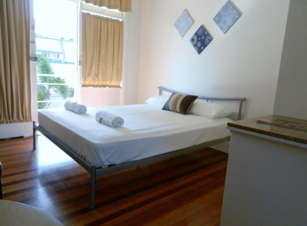 Golden Shores Motel Bilinga Zimmer foto