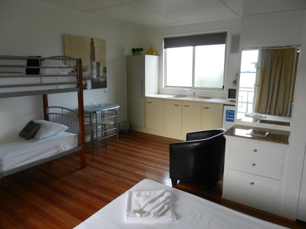 Golden Shores Motel Bilinga Zimmer foto