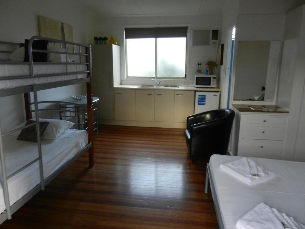 Golden Shores Motel Bilinga Zimmer foto